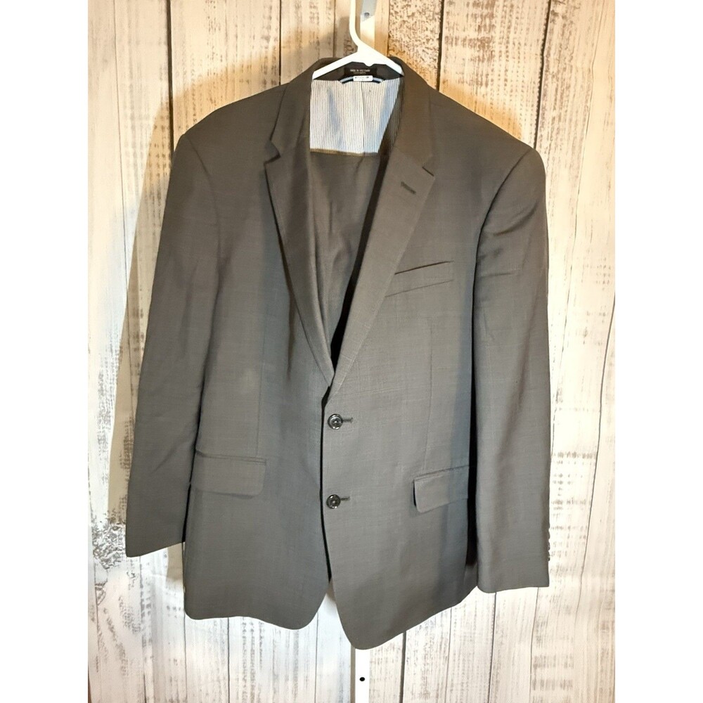 Tommy Hilfiger Men’s Suit 2 Piece Chest 44 Waist 32 Brown Plaid